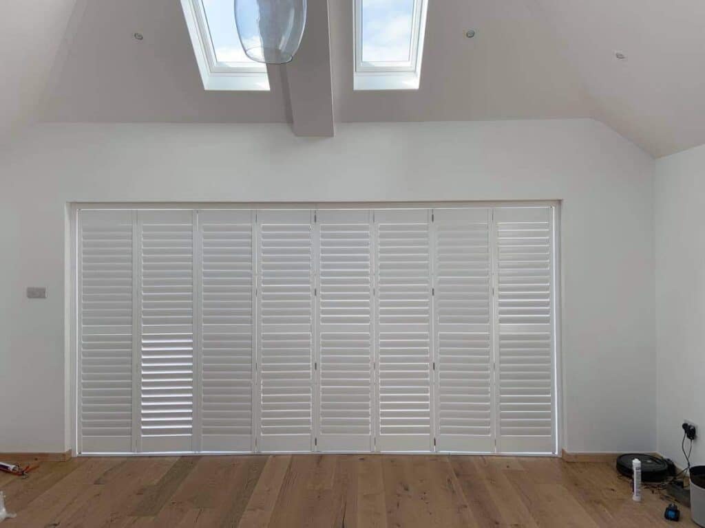 Full width blinds